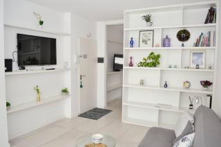 Pacheco de Melo 2936 by depptö - 0