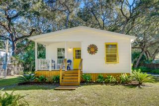The Hammock Cottage with Fire Pit Less Than 1 Mi to Beach! - Palm Coast - 0
