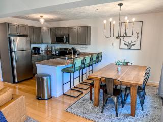 Remodeled Summit Condo at Snowshoe - Modern & Cozy - Snowshoe - 9