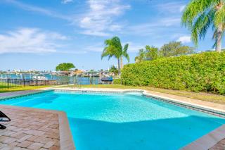 Clearwater Beach Waterfront Modern Villa 4BD 2BIG OPEN LOFT 4BT with Pool Boat Deck Sleep 15 - Clearwater Beach - 0