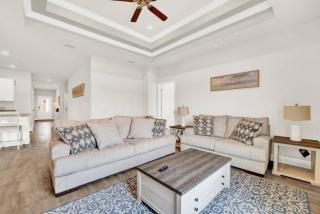 Pet friendly home in Windmark Beach with golf cart and community pool and beach - Highland View - 4
