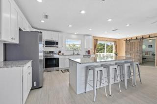 Pet friendly home in St. Augustine with wrap-around porches and close proximity to beach - 3