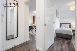Captivating 2-Bed Apartment in Grays - West Thurrock - 1