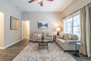 Spacious 3BR Home on Sprawling Serene Grounds - Kingston - 3