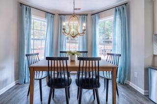 Spacious 3BR Home on Sprawling Serene Grounds - Kingston - 1