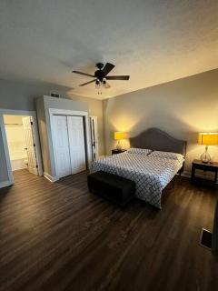 4BR Fully Renovated (Entire House) - Indianápolis - 8
