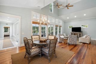 1002 E Cooper The Folly Peach Beautiful Spacious House Steps from the beach - Folly Beach - 3