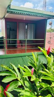 Hostal Nuevo Arenal downtown, private rooms with bathroom - Nuevo Arenal - 8