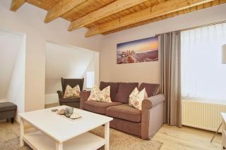 Ruhig und idyllische Lage, strandnah, gratis Nutzung vom AHOI Erlebnisbad und Sauna in Sellin- Gutshaus Silvitz FeWo 04 - Bergen auf Rügen - 6