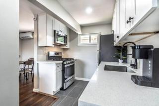 Roomy Urban Apartment Montrose! Free Parking #1 - Houston - 4