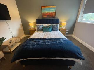 5- Large 1 bed Apartment- West Midlands - - 8