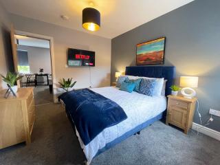 5- Large 1 bed Apartment- West Midlands - - 7