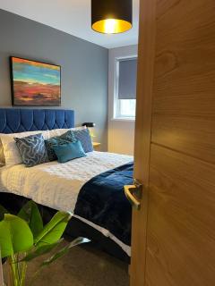 5- Large 1 bed Apartment- West Midlands - - 3
