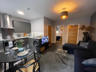 5- Large 1 bed Apartment- West Midlands - - 6