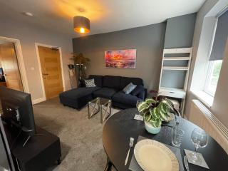 5- Large 1 bed Apartment- West Midlands - - 4