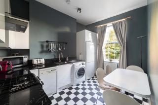 Ultra Central London, Modern Flat in Leafy Street - 4
