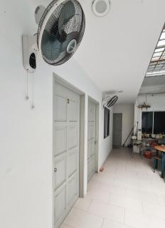 Room 3 - Lorong Seri Teruntum 134 - Kuantan - 5