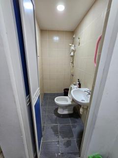Room 3 - Lorong Seri Teruntum 134 - Kuantan - 6