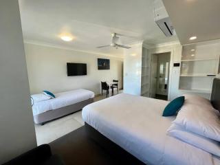 Top Level Deluxe Studio - Unit 21 - Emu Park - 6