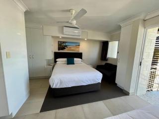 Top Level Deluxe Studio - Unit 21 - Emu Park - 5