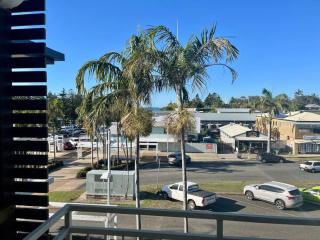 Top Level Deluxe Studio - Unit 21 - Emu Park - 1