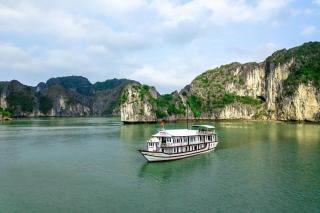 Cozy Bay Classic Cruise - Ha Long - 9