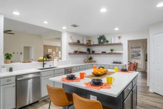 Lake Marble Falls Waterfront, House, Wet Slip, Huge Yard - 2