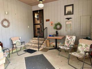 Ms. Charline’s 2 BDRM 3 BATH Home Close To UTM - Martin - 3