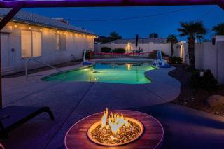 Sunset Paradise . Pool . BBQ . Smart TV . Sleeps10 - Lake Havasu City - 0