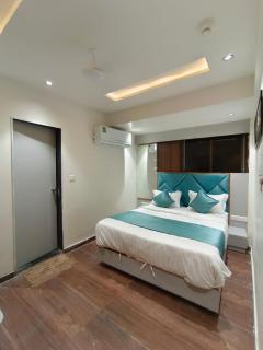 Hotel Lotus Pink - 2