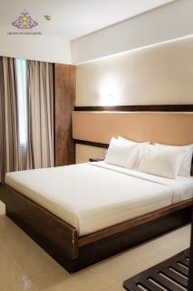 Crown Victoria Hotel Tulungagung - 8