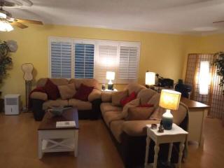 Large Lush Oasis Paradise by FLL Beach and Galleria - 2bd 2ba - Fort Lauderdale - 0