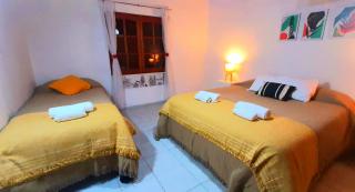 Casa Ideal para Turistas en Mendoza, Ubicación Perfecta, Patio con Parrilla y Parking privado Gratis a 100 mts - Mendoza - 4