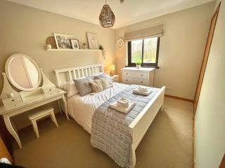 Comfortable, modern apartment with parking. Inverness. - 5