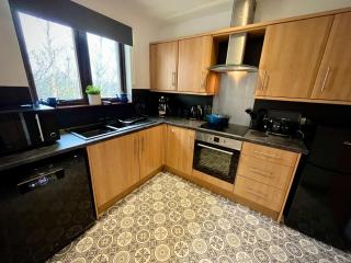 Comfortable, modern apartment with parking. Inverness. - 6