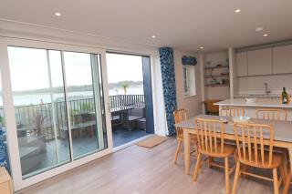 Stylish estuary view apartment - 5