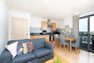 Cosy Flat right opp tube station - Londra - 5