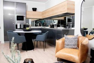 Epic Getaway in Waterfall - 9