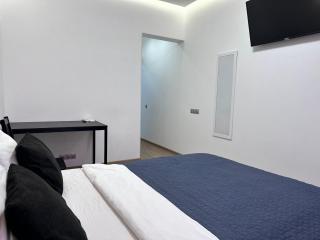 Rybalsky Studio apartment Dnipro view - Kiev - 7