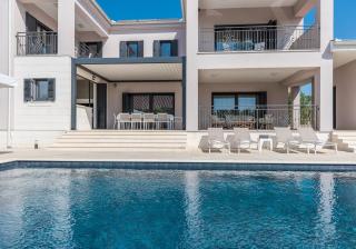 Luxurious Zadar Villa 5 Bedrooms Villa Tranquil Adore Private Heated Pool & Billiards Table Dalmatia - 9