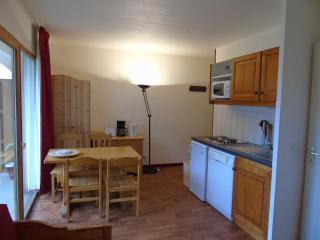 Charmant 2 pièces à Valfréjus, balcon ouest, proche télésièges et commerces, idéal 4 personnes - FR-1-561-6 - Valfréjus - 9
