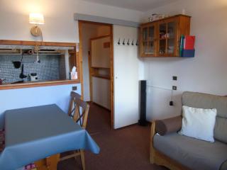 Studio cosy à 100m des pistes et commerces, balcon, draps inclus, parking gratuit - FR-1-561-64 - Modane - 0