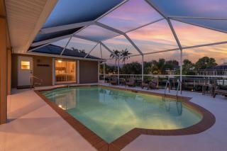 Gulf Access, Heated Pool, Bikes, Kayaks - Comfort on the H2O - Cape Coral - Roelens Vacations - 9