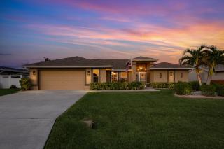 Gulf Access, Heated Pool, Bikes, Kayaks - Comfort on the H2O - Cape Coral - Roelens Vacations - 4