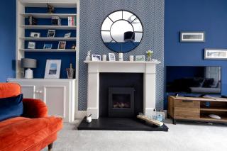 Elegant 2-bedroom Apartment in Edinburgh City Centre - 6