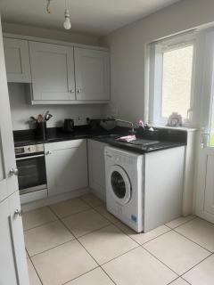 Family home sleeps 6 plenty of parking - 8