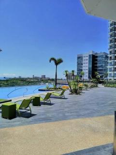 Mactan Newtown Beach Condo - Lapu Lapu City - 2