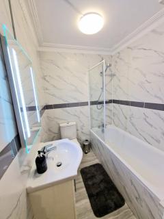 Cosy Home in Kensington - Great Location! 3 minutes walk to Earl's Court Station - 6