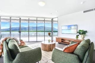 11 Harbour Lights with Ocean Views - Cairns - 0