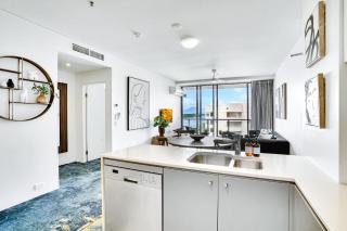 901 Harbour Lights with Ocean Views - Cairns - 4